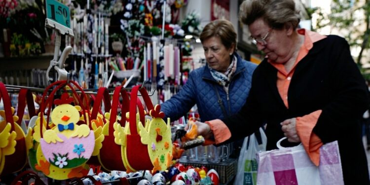 Alldaynews.gr Πάσχα: Πότε ξεκινά το εορταστικό ωράριο – Κυριακή με ανοιχτά τα καταστήματα