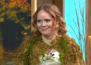 Η γυναίκα που παντρεύτηκε ποταμό γιορτάζει την επέτειο 3 χρόνων και δηλώνει ακόμα ερωτευμένη (video)