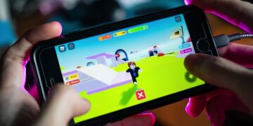 Alldaynews.gr Roblox: «Τα παιδιά χρειάζονται 24ωρη επίβλεψη» – Καμπανάκι από προγραμματιστή για το online παιχνίδι