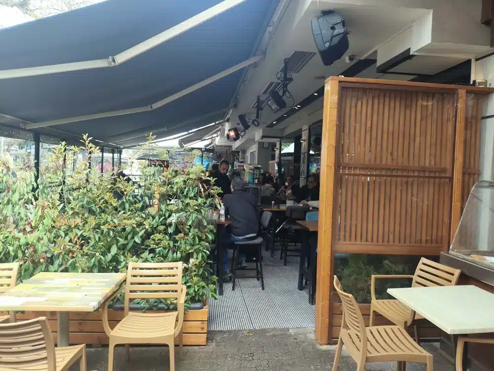 Οι Βούλγαροι τα βρήκαν δύσκολα με το ευρώ: Κατεβαίνουν Σέρρες για ψώνια, καφέ, ακόμα και... σούπερ μάρκετ 3 serres agora2