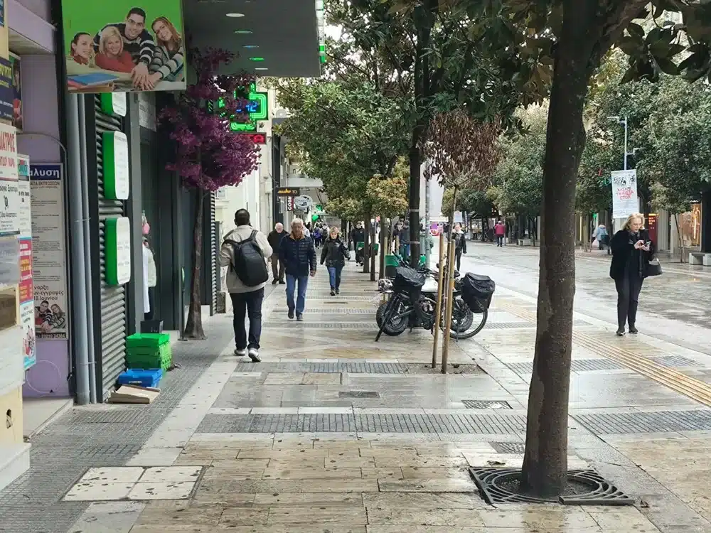 Οι Βούλγαροι τα βρήκαν δύσκολα με το ευρώ: Κατεβαίνουν Σέρρες για ψώνια, καφέ, ακόμα και... σούπερ μάρκετ 1 serres agora3