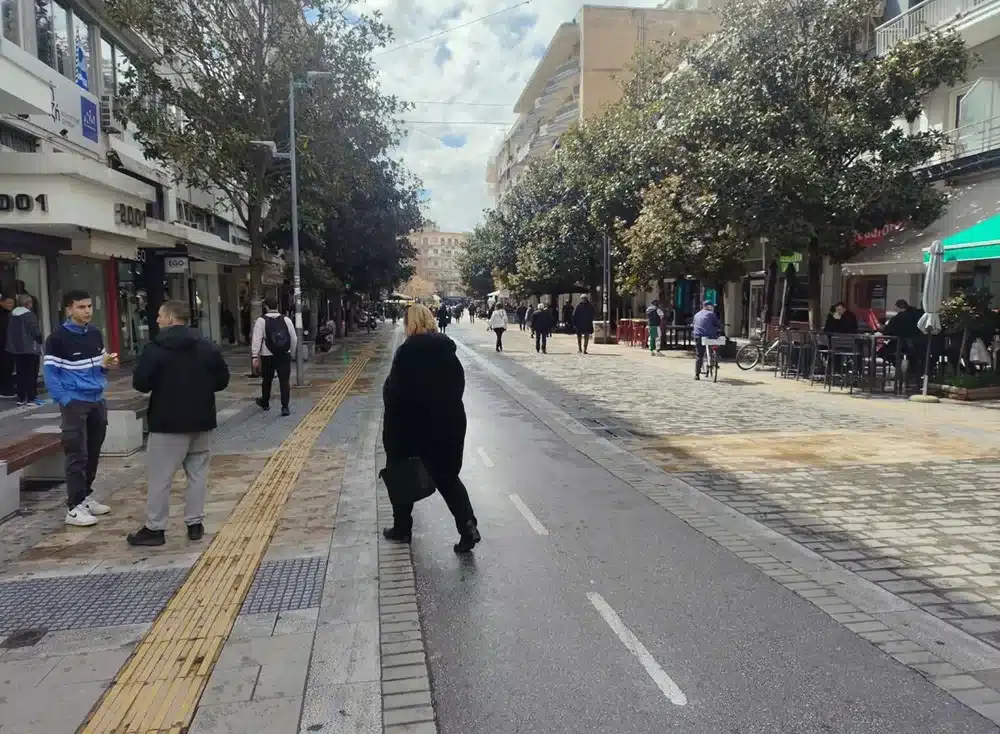 Οι Βούλγαροι τα βρήκαν δύσκολα με το ευρώ: Κατεβαίνουν Σέρρες για ψώνια, καφέ, ακόμα και... σούπερ μάρκετ 2 serres agora4