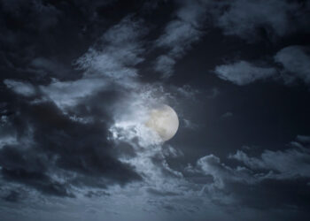 Ζώδια: Η Σελήνη φέρνει δράμα, αλήθειες και νέα ξεκινήματα – Ποιοι επηρεάζονται