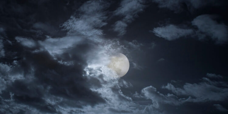 Alldaynews.gr Ζώδια: Η Σελήνη φέρνει δράμα, αλήθειες και νέα ξεκινήματα – Ποιοι επηρεάζονται