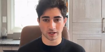 Νεαρός που απορρίφθηκε από 15 πανεπιστήμια πουλάει τη δεύτερη startup του σε ηλικία 19 ετών