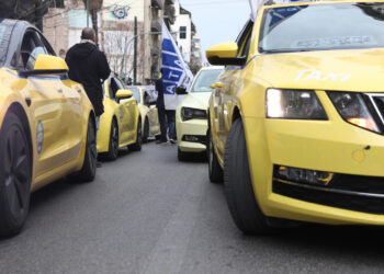 Νέα απεργία στα ταξί: Χειρόφρενο ξανά αύριο Δευτέρα – Χωρίς ταξί όλη η χώρα