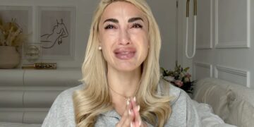 «Γιατί δεν λέμε τ’ όνομά τους; Αντιμετωπίζομαι σαν κοινή πόρνη!»: Η οργισμένη αντίδραση της Ιωάννας Τούνη λίγο πριν την απόφαση του δικαστηρίου