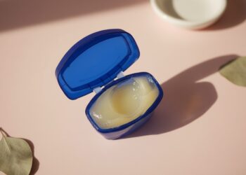 8 χρήσεις της βαζελίνης που δεν φανταζόσουν