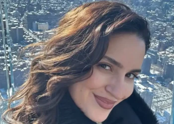 Alldaynews.gr Ξένια Βέρρα: «Πριν κοιµηθώ τα βράδια, ακούω πάντα τους Χαιρετισµούς της Παναγίας, µόνο αυτοί ηρεµούν την ψυχή µου»