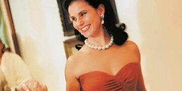 «Θηλυκός Ωνάσης»: Η Θεσσαλονικιά που έγινε η πλουσιότερη Ελληνίδα στον κόσμο με περιουσία άνω των 27 δισ. δολαρίων