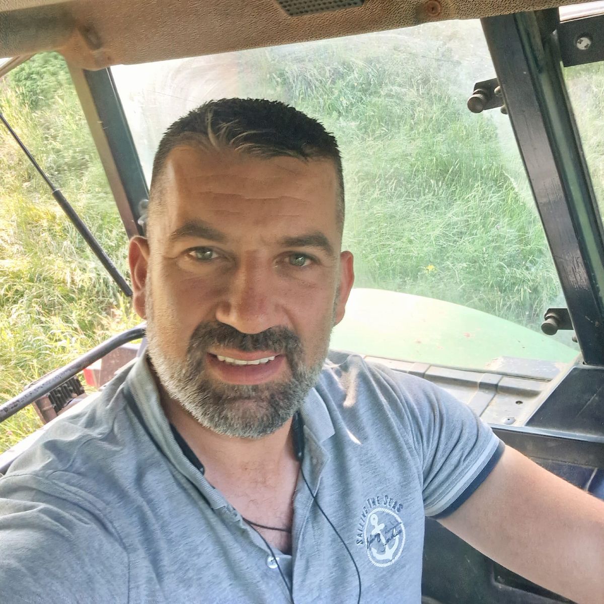 Alldaynews.gr Πασίγνωστος αγροτοσυνδικαλιστής προκαλεί θύελλα αντιδράσεων ζητώντας την απαγόρευση του ΚΚΕ