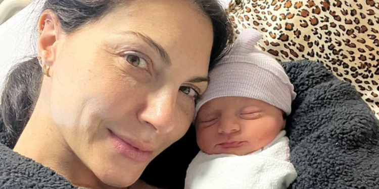 44χρονη έκανε εξωσωματική σε ιδιωτική κλινική για να γίνει μητέρα – Έναν χρόνο αργότερα έμαθε την αλήθεια για την κόρη της