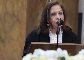 Το σπαρακτικό αντίο της Χ. Αλεξίου στη Μαρινέλλα: «Μαρινέλλα μου μεγάλη καπετάνισσα – Μιλά για σένα όλος ο ελληνισμός που κατοικεί σε όλα τα πλάτη και τα μήκη»