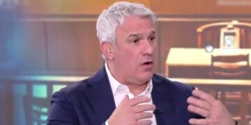 «Αυτά τα καθάρματα»: Νέο Τρομερό Ξέσπασμα Σπύρου Χαριτάτου την ώρα της εκπομπής του (video)