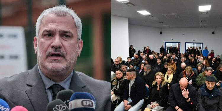 Πάλι στα κάγκελα ο Χαριτάτος για την αίθουσα της δίκης των Τεμπών