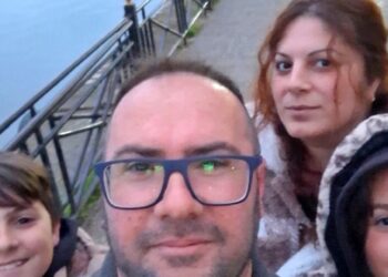 Η οικογένεια Παπανίκα που εγκατέλειψε την Αθήνα και μετακόμισε σε χωριό, περιγράφει τη νέα της ζωή