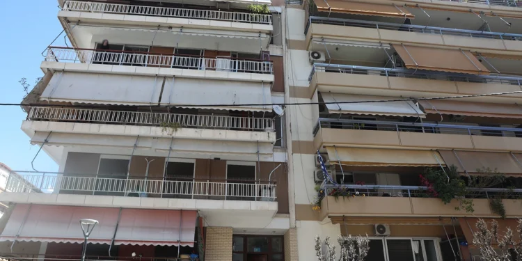 Alldaynews.gr Μαρτυρίες για το θρίλερ στου Ζωγράφου: «Είχαμε να τις δούμε 1,5 μήνα, υπήρχε έντονη μυρωδιά» – Η πόρτα ήταν σφραγισμένη με στόκο