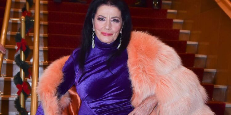 Η αλήθεια για τη Ζωζώ Σαπουντζάκη: «Κάποια στιγμή η αυλαία πέφτει, δεν γνωρίζει για την απώλεια του συντρόφου της»