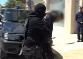 Δολοφονία στον Άγιο Δημήτριο: «Για μια γυναίκα πλακωθήκανε – Είμαστε όλοι χάλια, εγώ έχω τρελαθεί. Μου έχει στρίψει κι εμένα, τι να κάνω» (video)