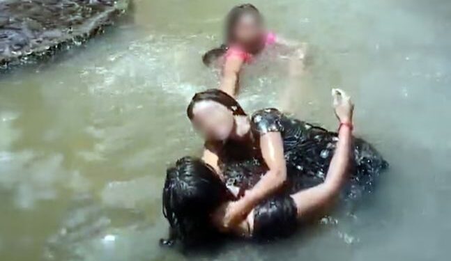 Από τα γέλια στις κραυγές: Τρεις έφηβες πνίγηκαν για μία selfie σε καταρράκτη – Σκληρά πλάνα