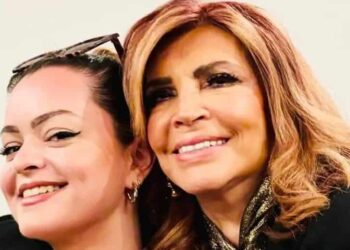 Μιμή Ντενίση: Οι φωτογραφίες από το πασχαλινό τραπέζι με την κόρη της, Μαριτίνα και τον σύντροφό της