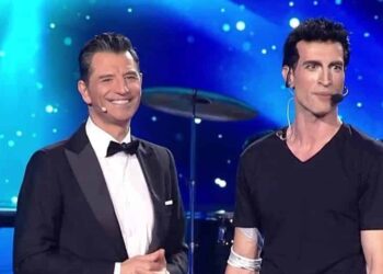 YFSF: Ο Κωνσταντίνος Μαγκλάρας έγινε… Σάκης Ρουβάς – Η μεταμόρφωση και η αντίδρασή του τραγουδιστή