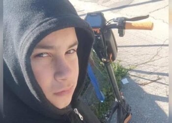 Συγκλονίζει η γιαγιά του 13χρονου που σκοτώθηκε σε τροχαίο με πατίνι – «Χάσαμε το παιδάκι μας, ήταν η κακιά η ώρα»