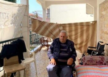Πέθανε ο ανάπηρος 84χρονος που του είχαν κάνει έξωση από το σπίτι του στη Χαλκιδική