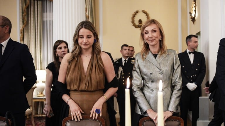 84bd6031111b48b5817ef44f0e3944ca