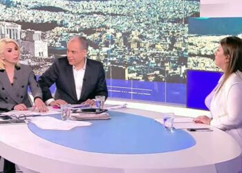 Πρωτοφανής 15λεπτος καβγάς Κωνσταντοπούλου-Στραβελάκη σε απευθείας μετάδοση στο OPEN: «Μου κάνετε κάποια χάρη που είμαι εδώ;»