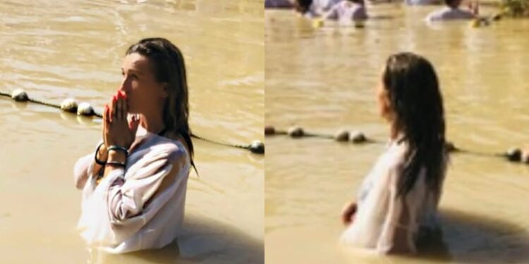 Πηγή Δεβετζή: Οι συγκλονιστικές φωτογραφίες από τη βάφτισή της στον Ιορδάνη Ποταμό – «Μόνο αγάπη και πίστη»