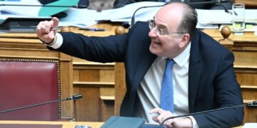 Η απάντηση του Μακάριου Λαζαρίδη για την καθαρίστρια δείχνει όσα πρέπει να ξέρεις για εκείνον