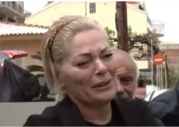 Ξέσπασε σε κλάματα η μητέρα της 19χρονης Μυρτώς: «Θα φύγω μαζί της, δεν την αφήνω μόνη της»