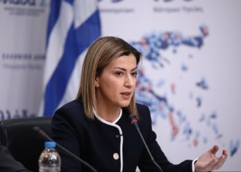 Οργανώθηκε λιθοβολισμός ανήλικης που αρνήθηκε γάμο – Τι αποκάλυψε η Ειρήνη Αγαπηδάκη για το χάος στη Μόρια