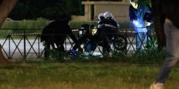 Άγιος Δημήτριος: «Τον κάρφωσαν στην καρδιά, περπάτησε μερικά μέτρα και πέθανε» – Συγκλονίζει μάρτυρας για τον 25χρονο (video)