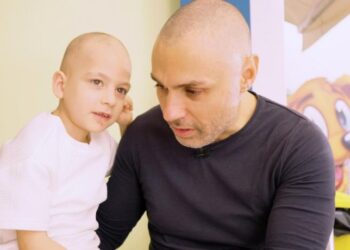 Θρήνος: Πέταξε στη γειτονιά των αγγέλων ο 7χρονος Γιωργάκης – Έφυγε στην αγκαλιά του πατέρα του (video)