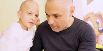 Θρήνος: Πέταξε στη γειτονιά των αγγέλων ο 7χρονος Γιωργάκης – Έφυγε στην αγκαλιά του πατέρα του (video)