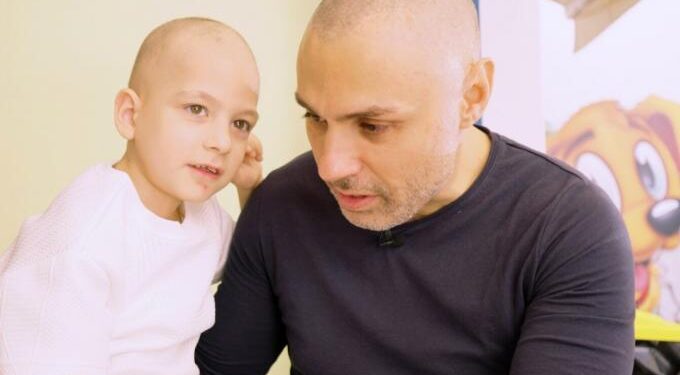 Θρήνος: Πέταξε στη γειτονιά των αγγέλων ο 7χρονος Γιωργάκης – Έφυγε στην αγκαλιά του πατέρα του (video)