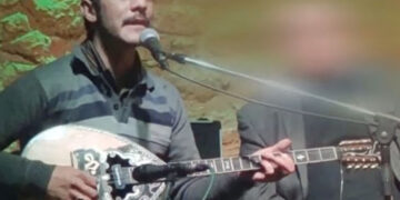 Μυστήριο από την εξαφάνιση του μουσικού Άκη Αξιώτη – Σπαρακτική έκκληση της μητέρας του (video)