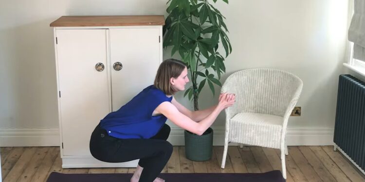 Θέλετε να ξεκινήσετε τη γυμναστική στο σπίτι; Αυτές οι 5 ασκήσεις αποτελούν τη βάση