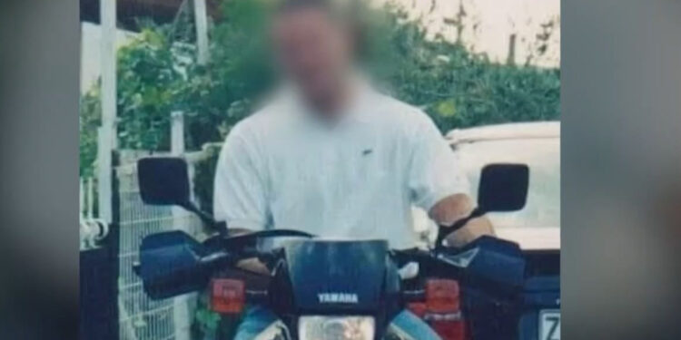 4 φορές ισόβια στον πρώην αστυνομικό της Βουλής για την σεξουαλική κακοποίηση των παιδιών του – Αθώα η 35χρονη μητέρα (video)