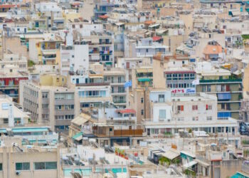 Εξώσεις «εξπρές» σε κακοπληρωτές ενοικιαστές χωρίς δικαστήριο αλλά με πιστοποιημένους δικηγόρους – Τι αλλάζει από 1η Μαΐου