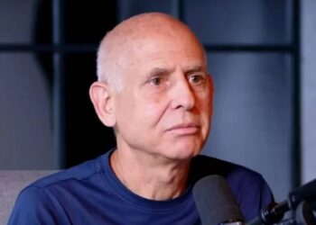 Ψυχίατρος: Ο ύπνος λιγότερο από 7 ώρες την ημέρα οδηγεί μακροχρόνια σε απώλεια μνήμης και ομίχλη εγκεφάλου