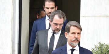 Alldaynews.gr Η Απόφαση του ΣτΕ για το επώνυμο «Ντε Γκρες» – Τι σημαίνει για τα δικαιώματά τους