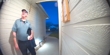 Alldaynews.gr Η κίνηση ενός 68χρονου ντελιβερά που συγκίνησε το διαδίκτυο και του άλλαξε τη ζωή (video)