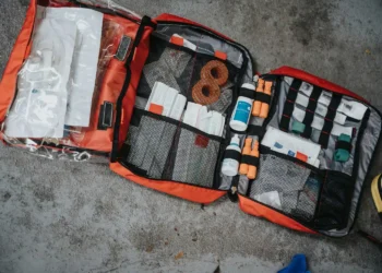 Αλλάζει το φαρμακείο του αυτοκινήτου: Τι πρέπει να περιέχει από 18 Ιουνίου – Το πρόστιμο για τους παραβάτες