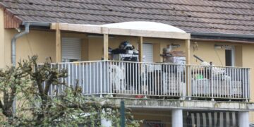 Ιστορία φρίκης: 9χρονο παιδί ζούσε κλειδωμένο σε φορτηγάκι του πατέρα του για σχεδόν δύο χρόνια – Εντοπίστηκε μετά από καταγγελία (video)