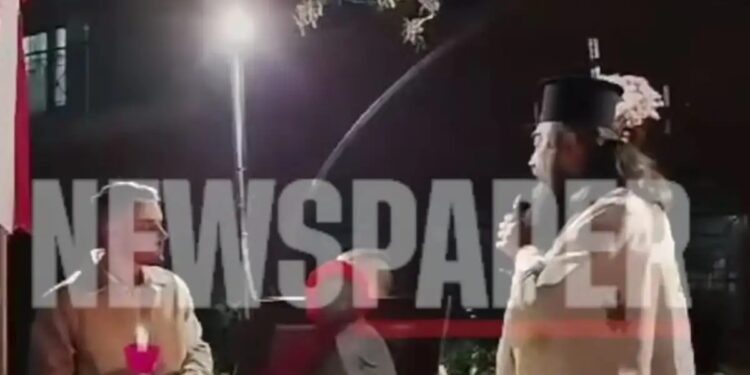 Ιερέας διέκοψε τη λειτουργία πριν το «Χριστός Ανέστη», για να μην ρίξουν πυροτεχνήματα