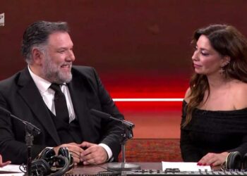 «Moments» – Γρηγόρης Αρναούτογλου: Η σπάνια τηλεοπτική εμφάνιση της Νάνσυς Αντωνίου & η εξομολόγηση για τον σύντροφό της