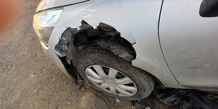 Alldaynews.gr Σκύλος επιτέθηκε σε αυτοκίνητο – «Έφαγε» τα φτερά και τα λάστιχα του οχήματος, δείτε φωτογραφίες